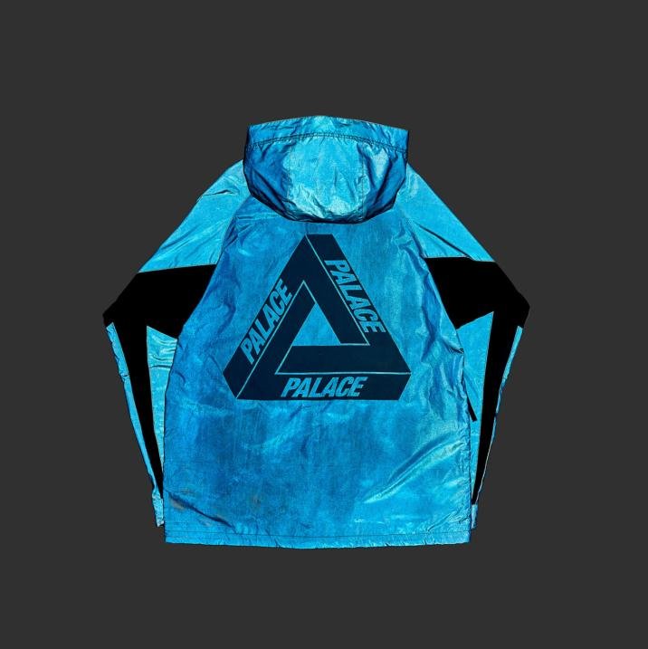 PALACE-2019-AUTUMN-JACKET-DEFLECTOR-BLUE-REFLECTIVE-SIDE-2485