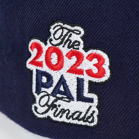 Palace POSH SCRIPT STRAPBACK NAVY - Colorway
