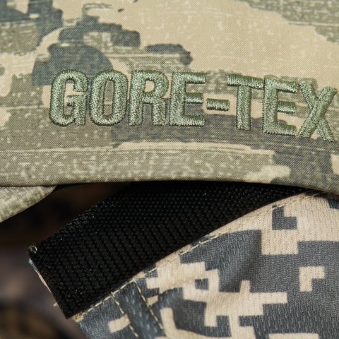 Palace GORE-TEX M-TEK 6-PANEL TIGER DIGI CAMO - Colorway