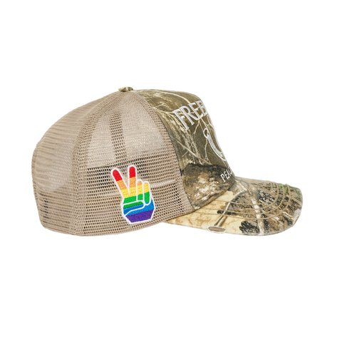FREEDOM DISTRESSED TRUCKER REALTREE EDGE