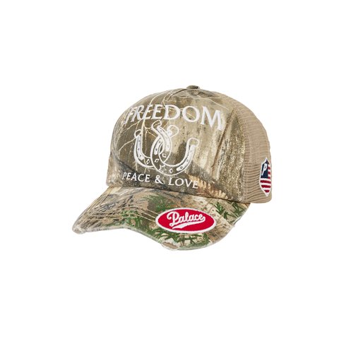 FREEDOM DISTRESSED TRUCKER REALTREE EDGE