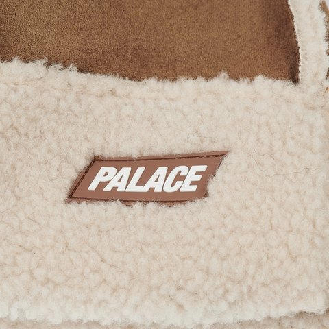 Palace SHEARLING BEANIE CAKED BROWN - Colorway