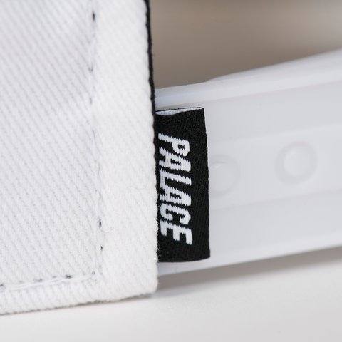 Palace 09 P FRAME 5-PANEL SNAPBACK WHITE - Colorway