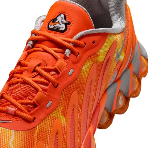 Palace PALACE NIKE AIR MAX DN8 SAFETY ORANGE / PARTICLE GREY - Colorway