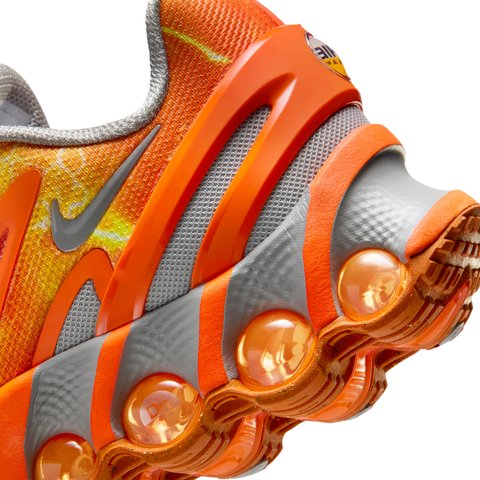 Palace PALACE NIKE AIR MAX DN8 SAFETY ORANGE / PARTICLE GREY - Colorway