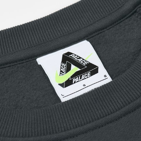 Palace PALACE NIKE TOTAL P90 CREW GREY - Colorway