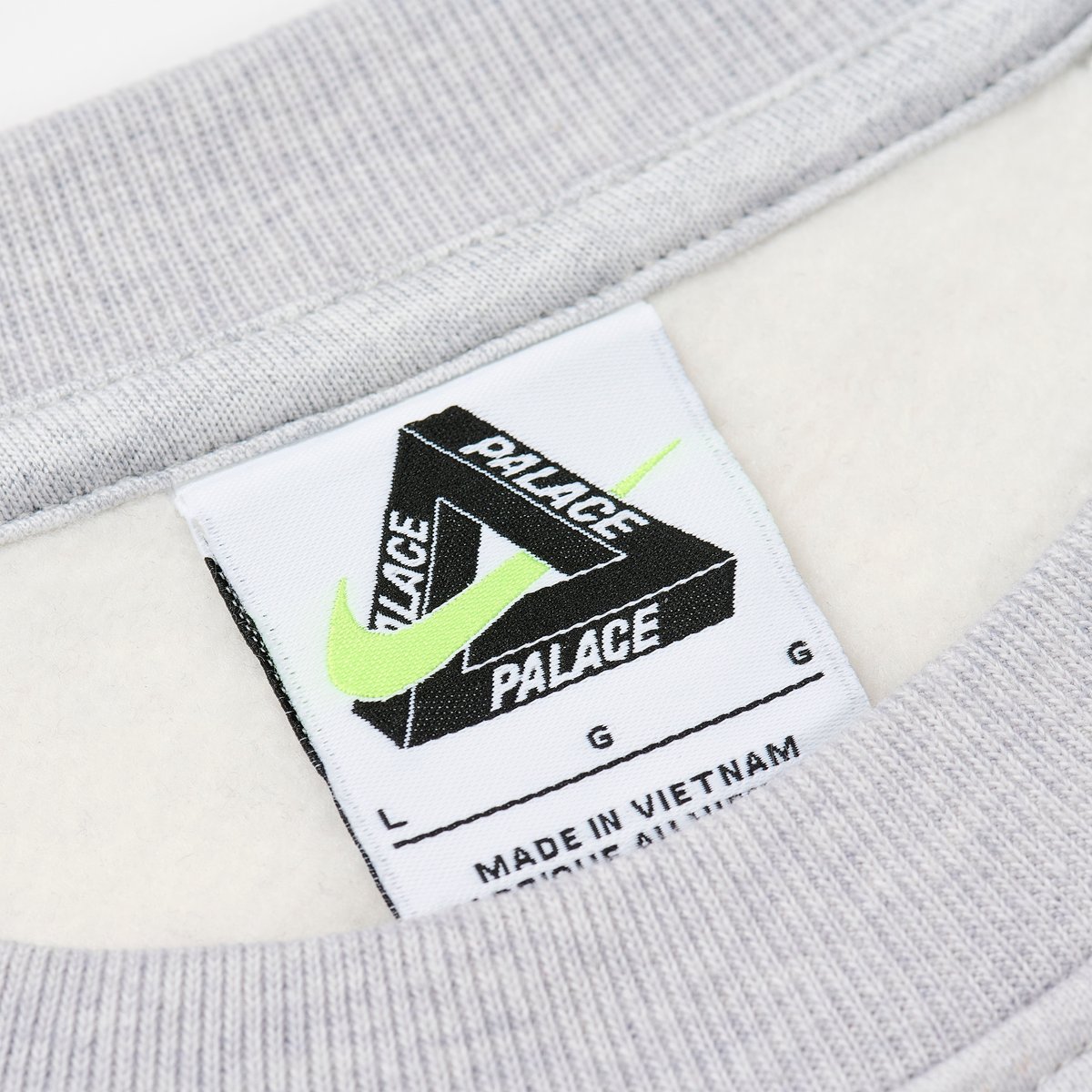 PALACE NIKE TOTAL P90 CREW GREY MARL - Palace