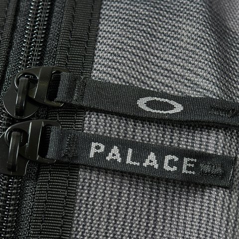 Palace PALACE OAKLEY SKULL ICON PACK GREY / BLACK - Colorway