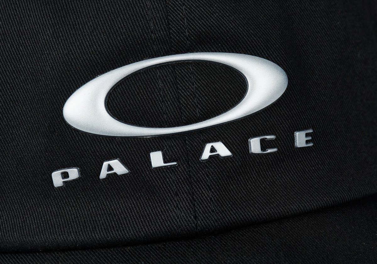 PALACE OAKLEY 6-PANEL BLACK / SILVER - PalaceCommunity