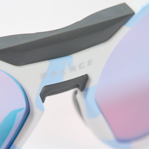 Palace PALACE OAKLEY CLIFDEN SUNGLASSES CLOUD - Colorway