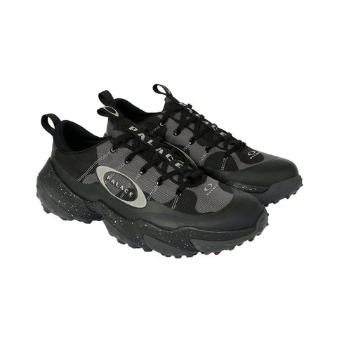 PALACE OAKLEY SHOES BLACK