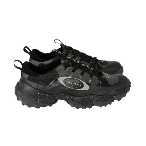 PALACE OAKLEY SHOES BLACK