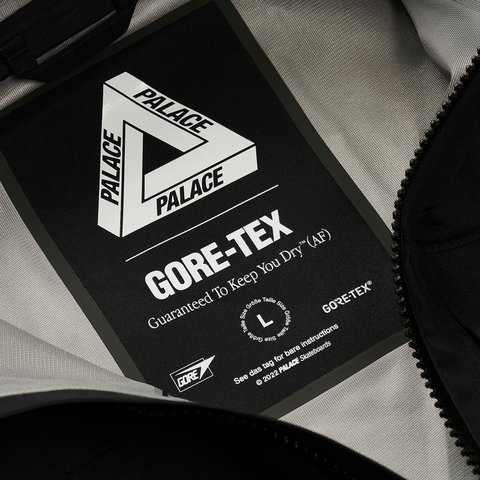 Palace GORE-TEX CARGO JACKET BLACK - Colorway