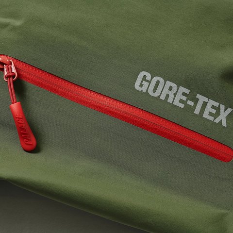Palace GORE-TEX R-TEK JACKET OLIVE - Colorway