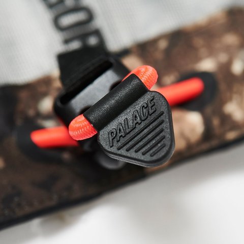 Palace GORE-TEX 3L JACKET REALTREE TIMBER - Colorway