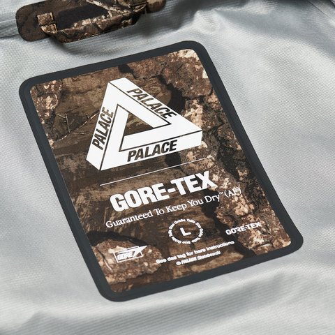 Palace GORE-TEX 3L JACKET REALTREE TIMBER - Colorway