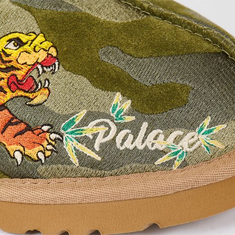 Palace PALACE UGG TASMAN SLIPPER BURNT OLIVE CAMO - Colorway