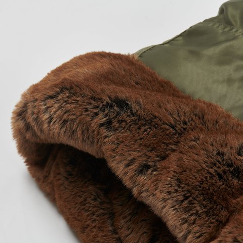 Palace REVERSIBLE YETI PARKA OLIVE - Colorway
