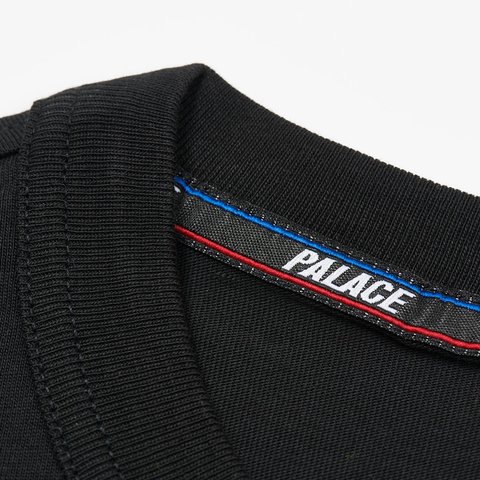 BASICALLY A T-SHIRT BLACK