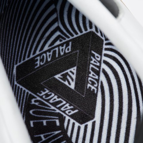 Palace ADIDAS PALACE PUIG SAMBA FTWR WHITE / CORE BLACK / GUM - Colorway