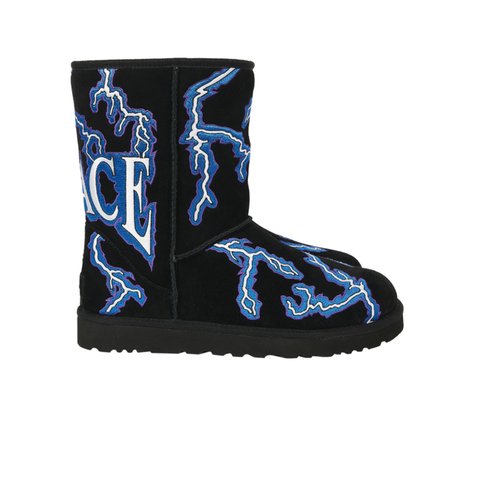 PALACE UGG LIGHTNING CLASSIC SHORT BOOT BLACK