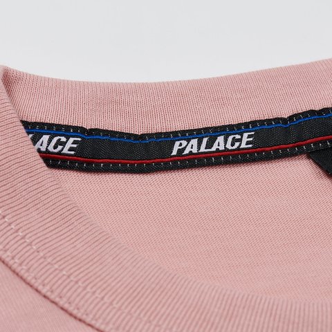 Palace BASICALLY A T-SHIRT ULTRA MAUVE - Colorway