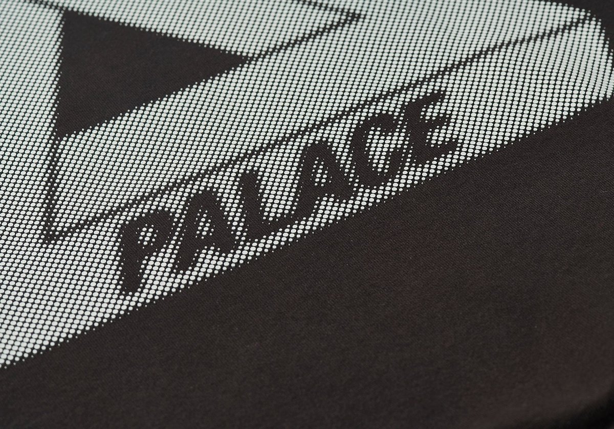 BIT GRIPPY TRI-FERG HOOD BLACK - Spring 2024 - Palace