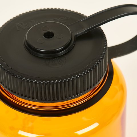 PALACE NALGENE FONT WATER BOTTLE CLEMENTINE / BLACK