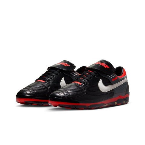 Palace PALACE NIKE ENGLAND CRYO SHOT PLC BLACK - €200.00