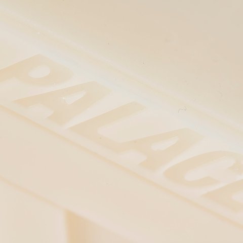 Palace TRI-FERG CANDLE SOFT WHITE - Colorway