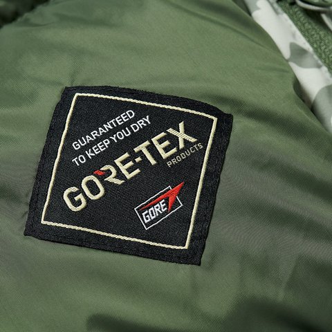 Palace GORE-TEX CARGO DOWN PARKA LEAF DPM - Colorway