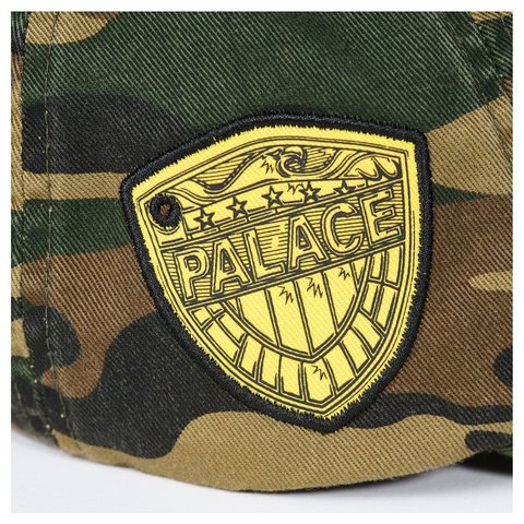Palace JUDGE DREDD 6-PANEL WOODLAND CAMO - Style 4